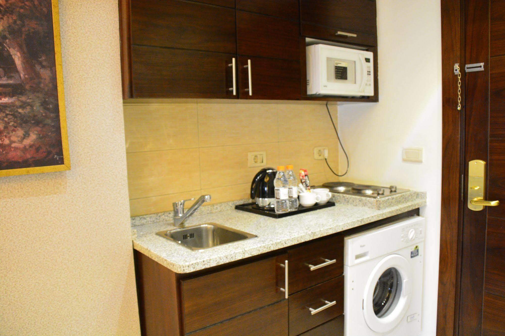 Nadine Hotel Suites Amman Eksteriør billede