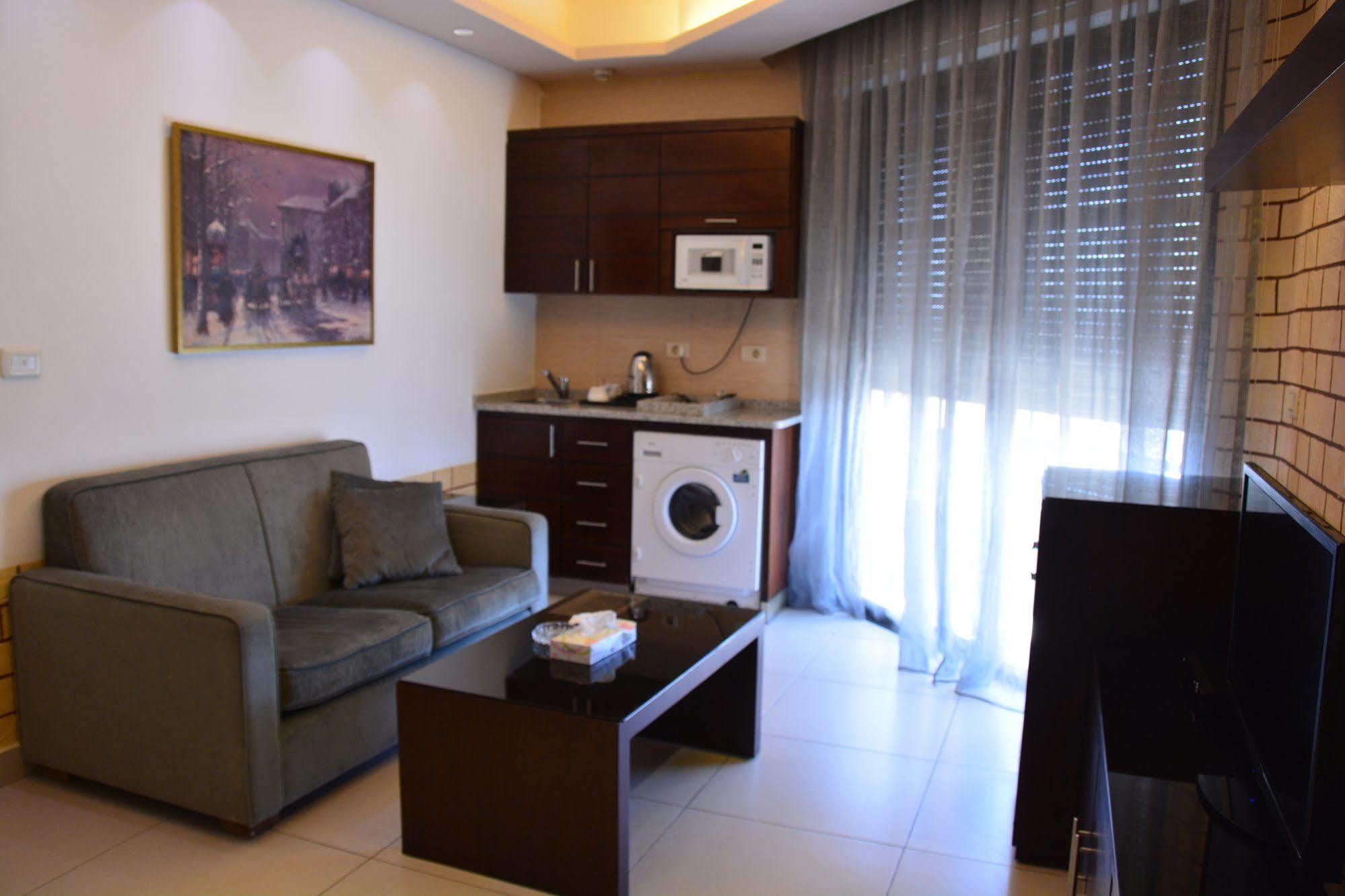 Nadine Hotel Suites Amman Eksteriør billede
