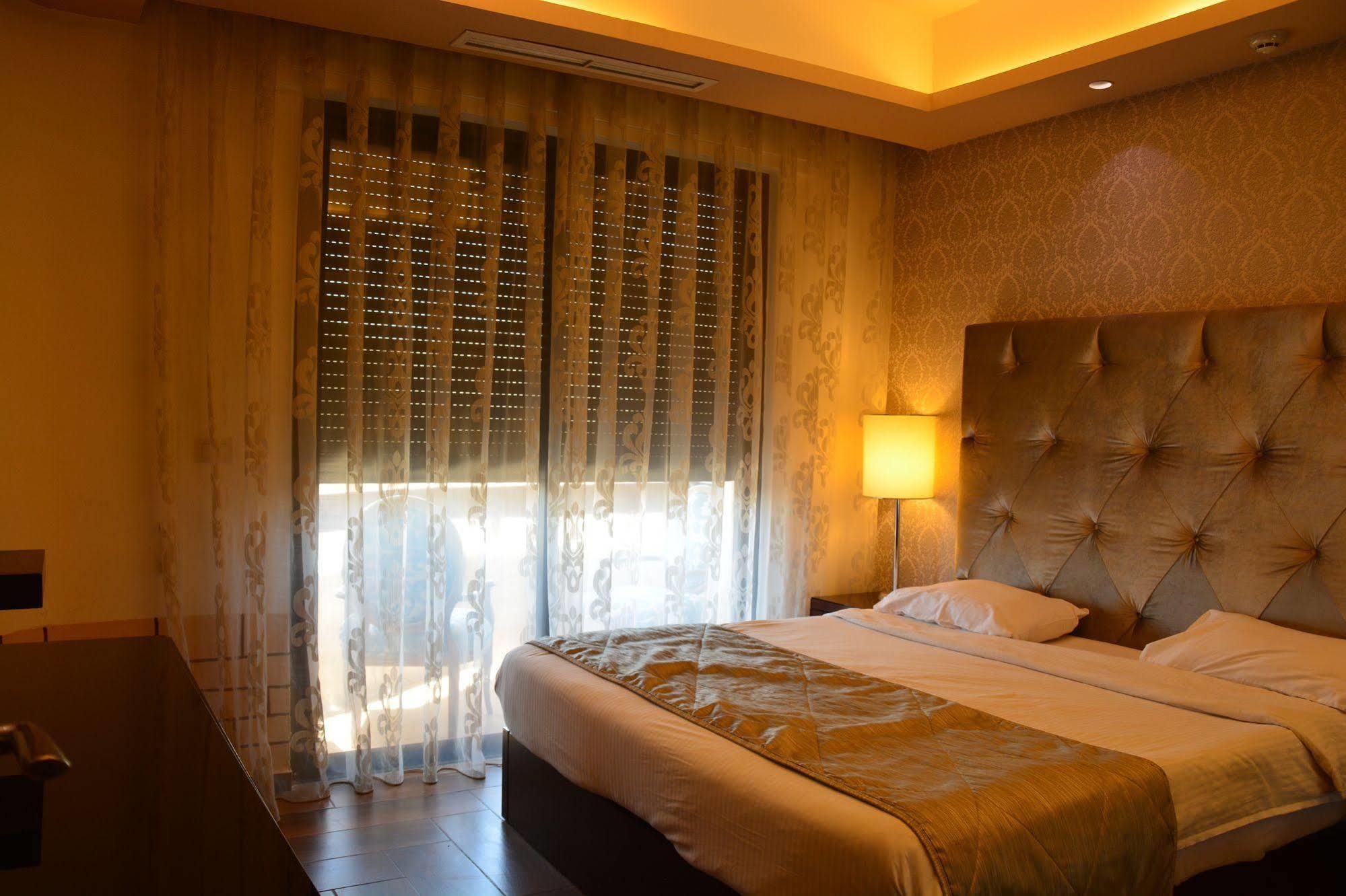 Nadine Hotel Suites Amman Eksteriør billede