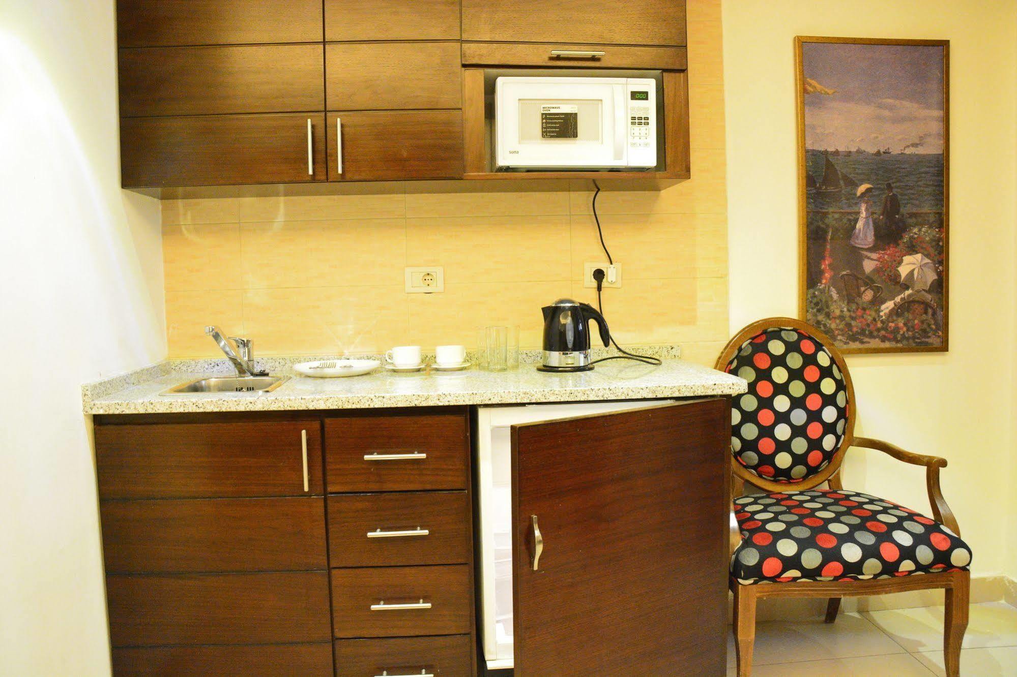 Nadine Hotel Suites Amman Eksteriør billede