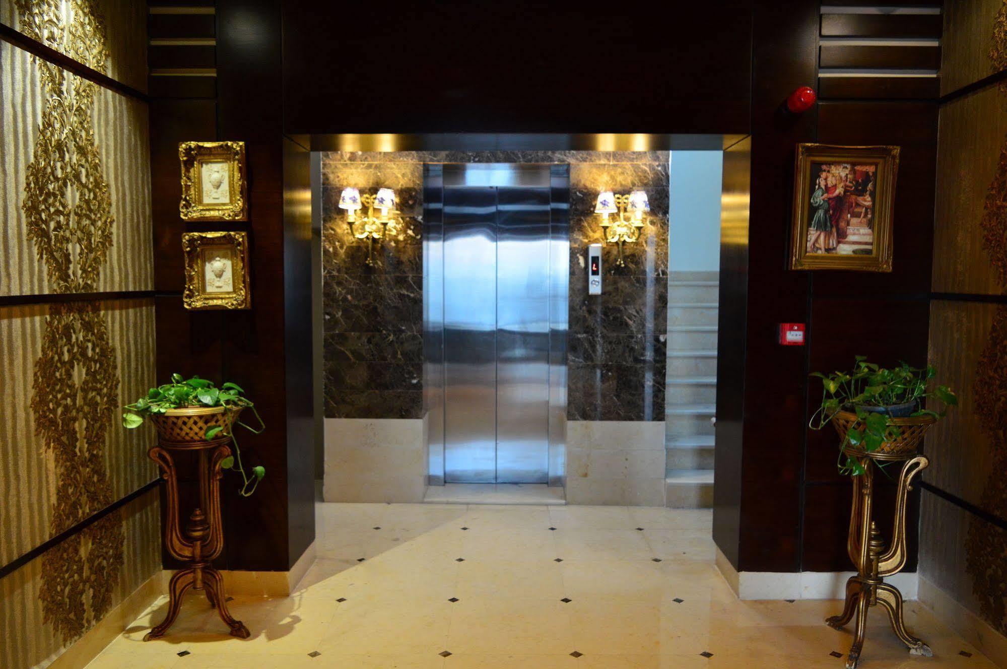 Nadine Hotel Suites Amman Eksteriør billede