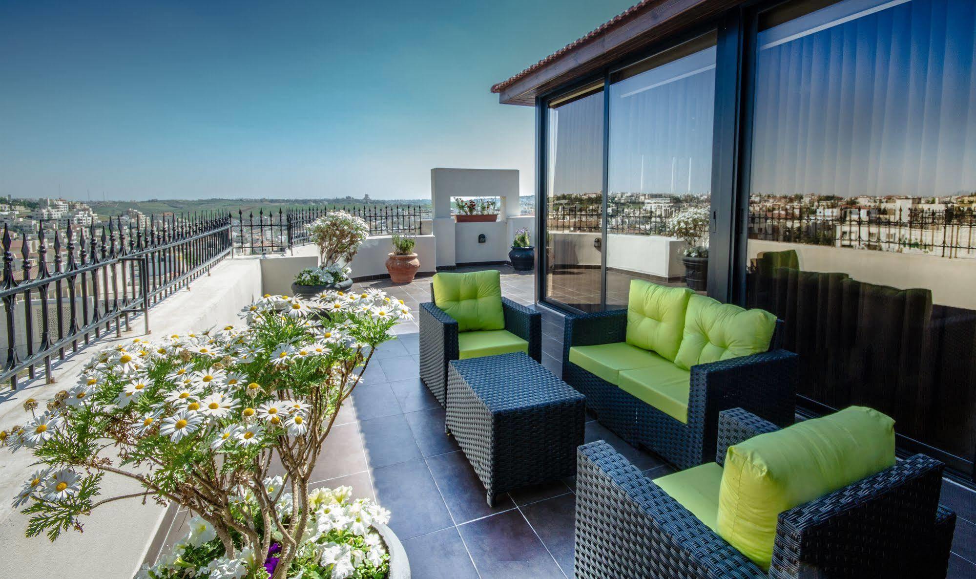 Nadine Hotel Suites Amman Eksteriør billede